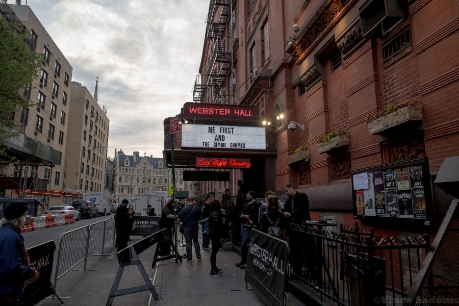 Me First &amp; The Gimme Gimmes 1